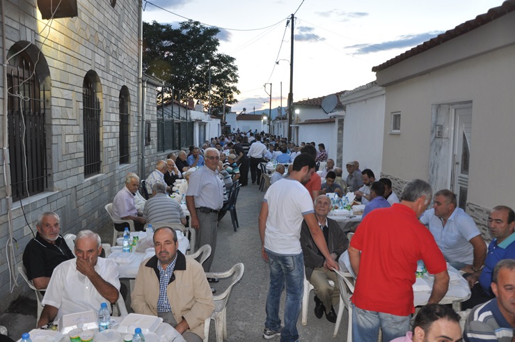 Yenimahalle gençlerinden iftar